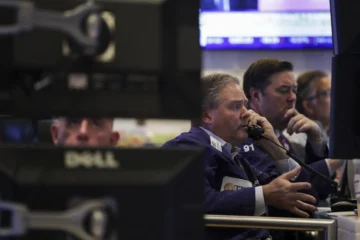 Wall Street cierra con caídas en sesión marcada por las tecnológicas y la reunión Xi-Trump Wall Street cierra con caídas en sesión marcada por las tecnológicas y la reunión Xi-Trump