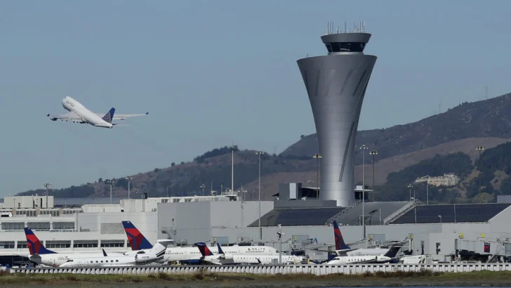 Estados Unidos: el “shutdown” siembra el caos entre los controladores aéreos