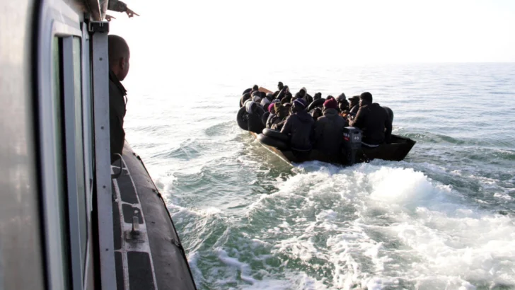Decenas de migrantes fallecen en naufragio frente a las costas tunecinas