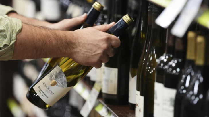 Brasil: Varios bares cerrados por la policía por escándalo relacionado con alcohol adulterado