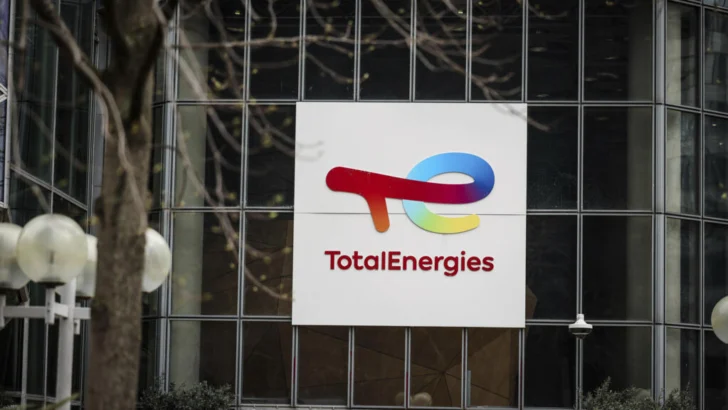 'Una señal contundente': condenan en Francia a TotalEnergies por mensajes engañosos sobre sus metas climáticas