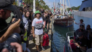 Israel deportará a Europa a los activistas de la flotilla interceptada, incluida Greta Thunberg