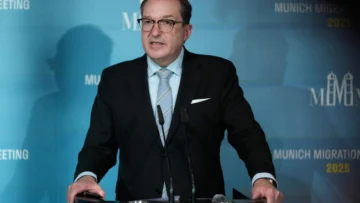 Alemania elimina la obtención de un pasaporte tras tres años de residencia en el país Alemania elimina la obtención de un pasaporte tras tres años de residencia en el país