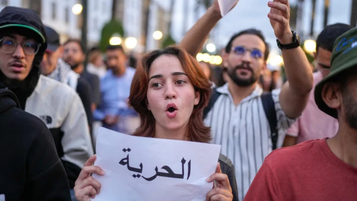 La semana en imágenes: alto el fuego en Gaza, dos años del ataque de Hamás y protestas en Marruecos