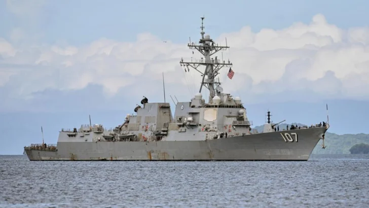 Un buque destructor de Estados Unidos abandona Trinidad y Tobago