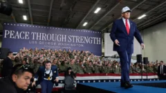 No eran pescadores: Trump defiende ataques de EE. UU. contra presuntas narcolanchas en el Caribe y Pacífico