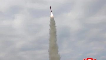 Corea del Norte lanza misiles de crucero antes de la llegada de Trump a Corea del Sur