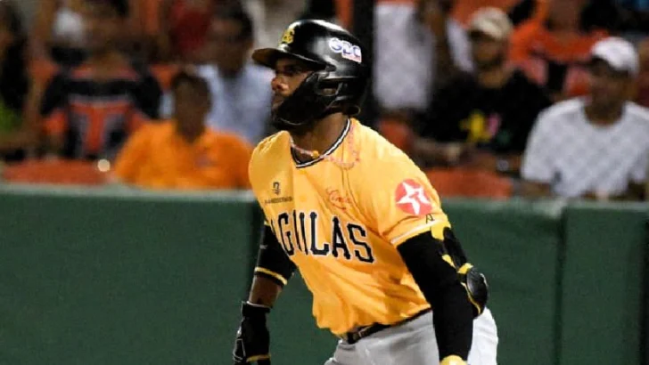 Aderlin Rodríguez lidera con cuadrangular victoria de Águilas ante Toros Aderlin Rodríguez lidera con cuadrangular victoria de Águilas ante Toros
