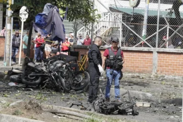 Atentado con explosivos deja casas destruidas y varios heridos en el suroeste de Colombia