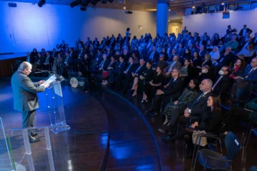  El libro fue presentado frente a personalidades del ámbito cultural y empresarial en la celebración de la Semana Dominicana en España.