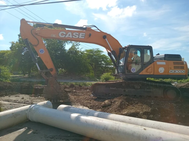 El casco urbano de Baní lleva dos semanas nadando en&#8230;eso mismo