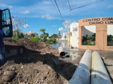 El casco urbano de Baní lleva dos semanas nadando en&#8230;eso mismo