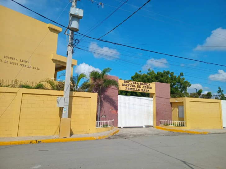 El casco urbano de Baní lleva dos semanas nadando en&#8230;eso mismo