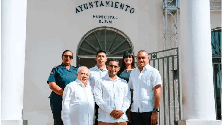 Casa Brugal hace aportes a los servicios municipales de San Pedro de Macorís Casa Brugal hace aportes a los servicios municipales de San Pedro de Macorís