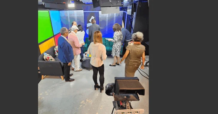Captura-de-pantalla-2025-10-22-141056-728x383 La lectura poética en Acento TV, por el programa A partir de Ahora permitió que el publico televisivo recibiera las imágenes de parte de los invitados de la XIV Semana Internacional de la Poesía. Fotos de Acento TV