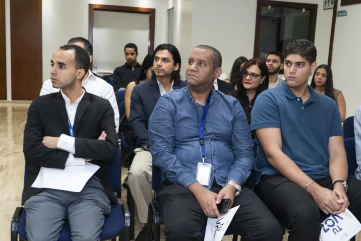 Unibe presenta el Club de Liderazgo y Democracia Unibe presenta el Club de Liderazgo y Democracia