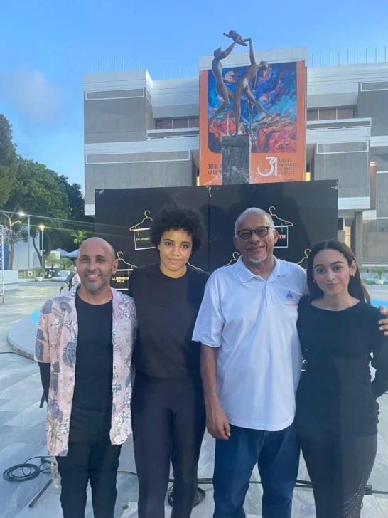  Donis Taveras y José Arias junto a las actrices Michelle Cruz y Emely Rocío Arias.
