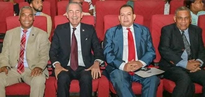 Dr. Gerardo Ogando, Decano de la Facultad de Humanidades-UASD; el Dr. Franklin García Fermín, Ministro del MESCYT; el Dr. Juan Francisco Viloria, Viceministro del MESCYT y el Mtro. Joseph Mendoza.