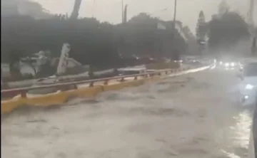 Fuertes lluvias inundan varios sectores de Santiago de los Caballeros Fuertes lluvias inundan varios sectores de Santiago de los Caballeros