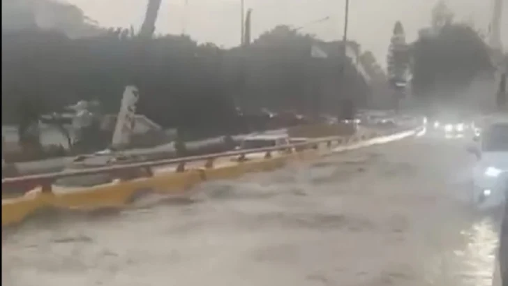 Fuertes lluvias inundan varios sectores de Santiago de los Caballeros
