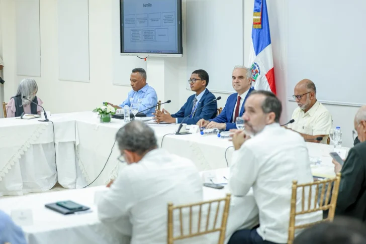 Educación presenta la 'Mesa de los cinco pilares' para fortalecer la calidad educativa