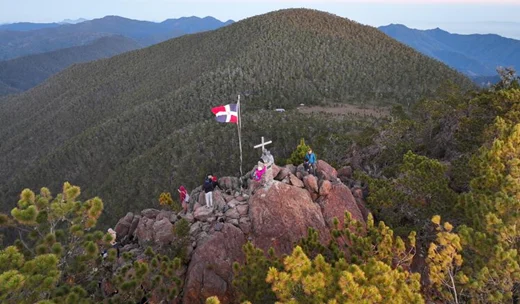  El Pico Duarte es la más alta elevación del Caribe, con un altitud de 3, 101 metros