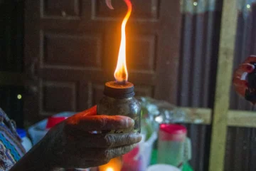 Hidroeléctrica, paneles y postes: el mapa eléctrico que busca acabar con la pobreza energética