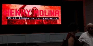 'Henry Molina: A la sombra de la democracia'
