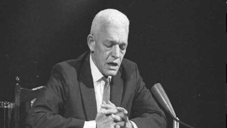 Ceder nuestros aeropuertos a Estados Unidos es renunciar a nuestra soberanía