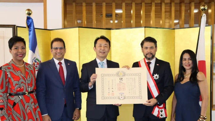 Embajador dominicano en Brasil recibe condecoración Gran Cordón del Gobierno del Japón Embajador dominicano en Brasil recibe condecoración Gran Cordón del Gobierno del Japón