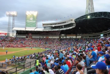 El campeonato LIDOM se reanudará este lunes tras suspensión obligada por Melissa El campeonato LIDOM se reanudará este lunes tras suspensión obligada por Melissa