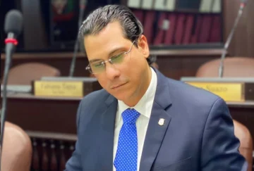 Diputado de la FP dice población sufre el presente mientras gobierno sigue anunciando a futuro Diputado de la FP dice población sufre el presente mientras gobierno sigue anunciando a futuro