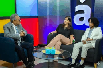  Gustavo Olivo Peña, Paula Rodríguez y Fernanda Berihuete.