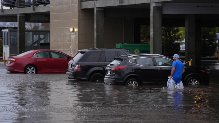 Dos hombres fallecen en Nueva York tras quedar atrapados en sótanos inundados Dos hombres fallecen en Nueva York tras quedar atrapados en sótanos inundados