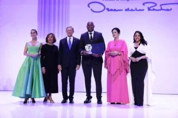 Líder comunitario Augusto Taveras recibe Premio al Emigrante Dominicano