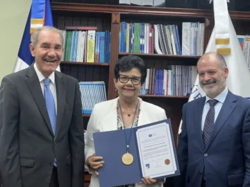 García Fermín recibe reconocimiento internacional