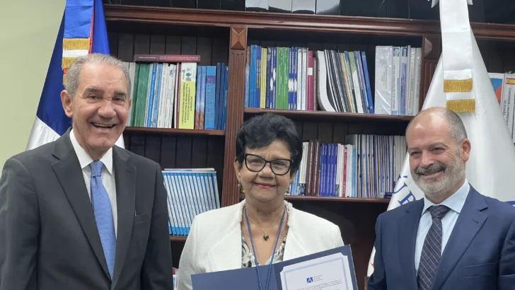 García Fermín recibe reconocimiento internacional García Fermín recibe reconocimiento internacional