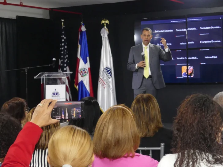 Capacitarán a diáspora dominicana en EEUU para evitar pago de impuesto a remesas