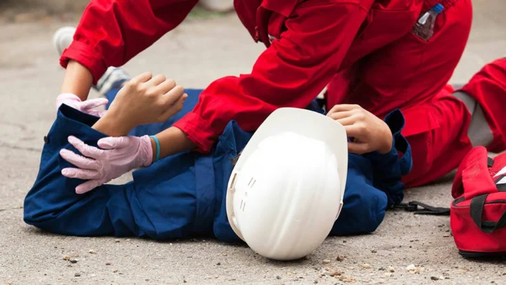 Trabajadores jóvenes representan el grupo de mayor incidencia de accidentes laborales Trabajadores jóvenes representan el grupo de mayor incidencia de accidentes laborales