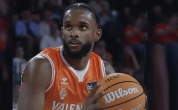La magia del dominicano Jean Montero relanza al Valencia en el duelo de invictos La magia del dominicano Jean Montero relanza al Valencia en el duelo de invictos