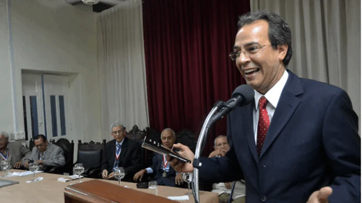 José Mármol: Estirpe y singularidad de un Premio Nacional de Literatura José Mármol: Estirpe y singularidad de un Premio Nacional de Literatura