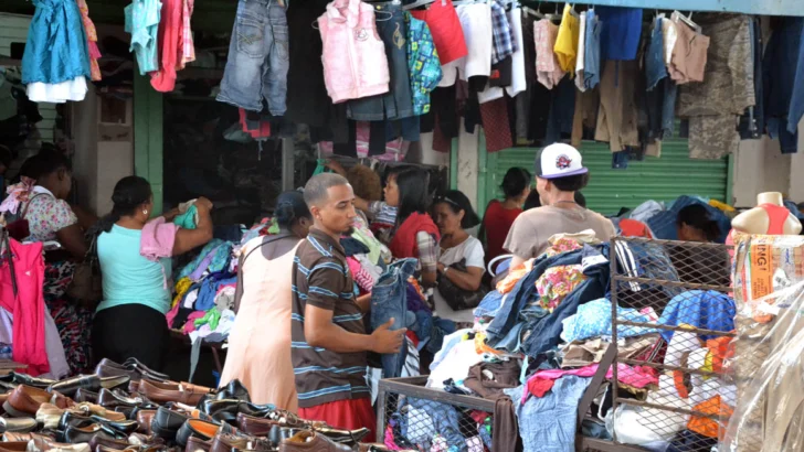 Alto costo de la vida y delincuencia vuelven a encabezar la lista de preocupaciones de los dominicanos Alto costo de la vida y delincuencia vuelven a encabezar la lista de preocupaciones de los dominicanos