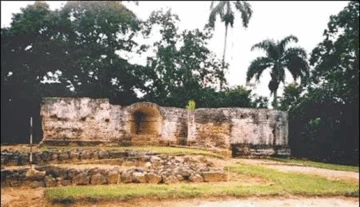  La ruina del Fuerte de La Concepción de la Vega Vieja, en el cacicazgo de Maguá.
