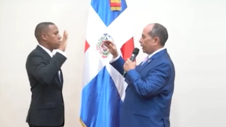 Juramentan al suplente del edil Edickson Herrera, encarcelado en EEUU por narcotráfico