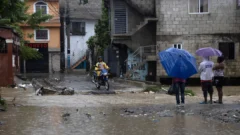 Melissa podría intensificarse rápidamente y convertirse en peligroso huracán en el Caribe