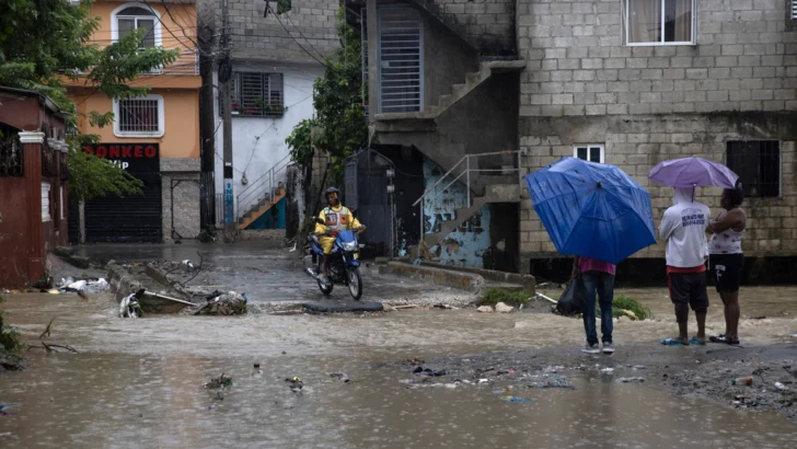 Melissa podría intensificarse rápidamente y convertirse en peligroso huracán en el Caribe Melissa podría intensificarse rápidamente y convertirse en peligroso huracán en el Caribe