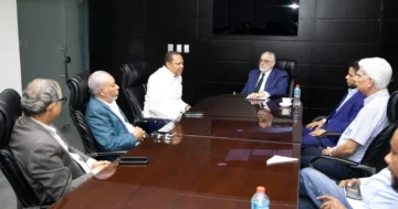 ProConsumidor y Lidom se reúnen para evitar mercado negro en torneo de béisbol otoño-invernal ProConsumidor y Lidom se reúnen para evitar mercado negro en torneo de béisbol otoño-invernal