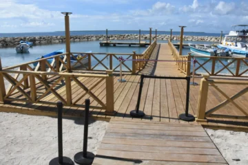 Mitur entrega reconstruido el muelle turístico de Miches
