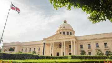 Abinader facilita compras y contrataciones necesarias para mitigar estragos climáticos