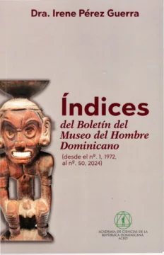  La investigadora Irene Pérez Guerra revisa documentos históricos, reflejando el compromiso académico con la preservación cultural y el acceso al conocimiento en República Dominicana.